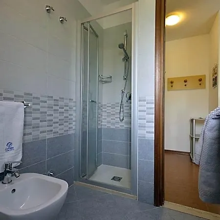 Contemporary Flat In The Main Shopping Road By Beahost Otel Bibione