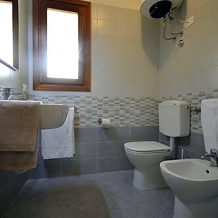 Contemporary Flat In The Main Shopping Road By Beahost 2*